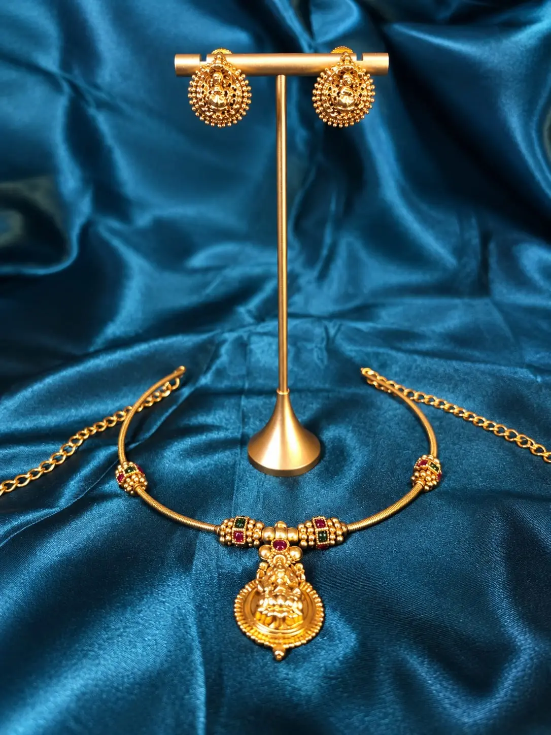 Antique Gold-Plated Lakshmi Temple Hasli Necklace Set with Matching Studs - Image 2